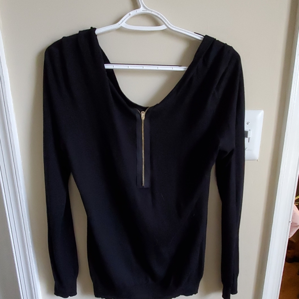 Super sexy zip back sweater.